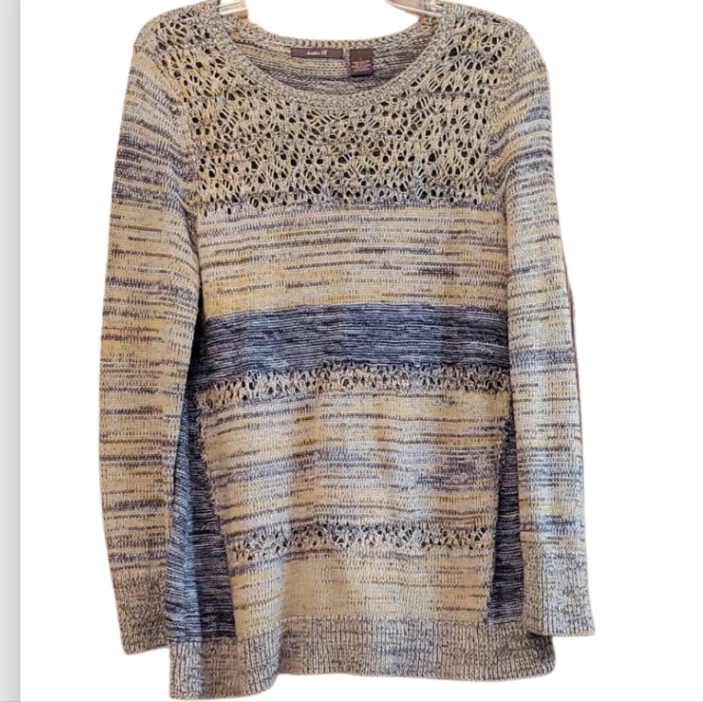 Women's Heather 100% sweater Size L.
